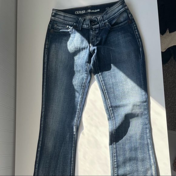 Blue and white guess jeans, low waisted size 27 fit small, great condition - Picture 2 of 5